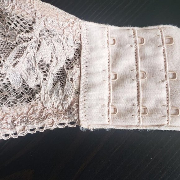 Wacoal Women's Arabesgue Underwire Bra - Picture 5 of 9